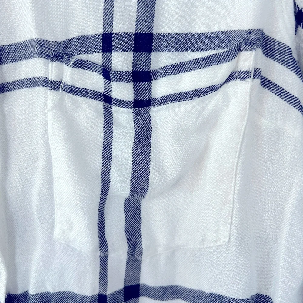 Old Navy Relaxed Classic Soft Brushed Twill long Sleeve top Shirt. White/navy S - Picture 8 of 10